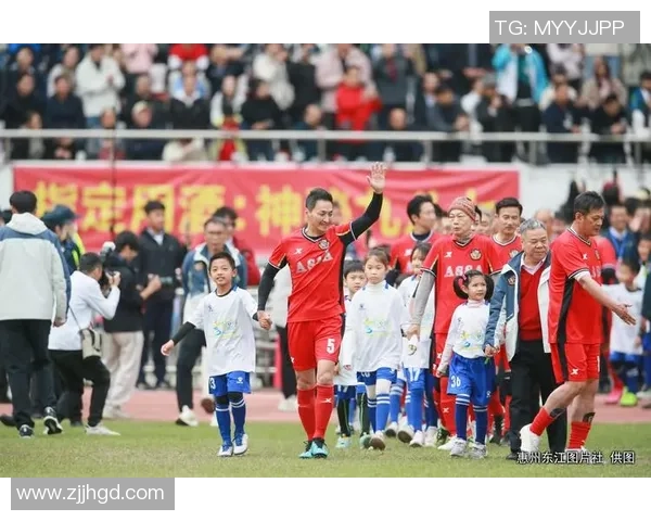 足球明星齐聚贺州激情对决引发球迷热潮盛况空前